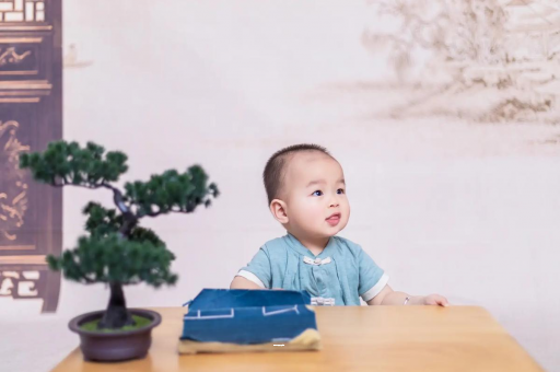 正定宝宝几个月可以笑出声 正定宝宝几个月可以笑出声